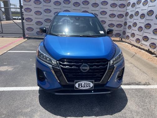 2024 Nissan Kicks SR