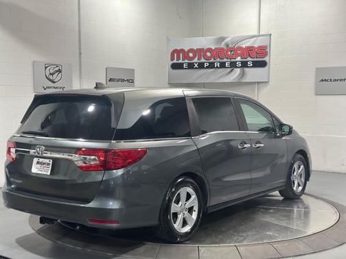Lunar Silver Metallic 2018 Honda Odyssey EX-L