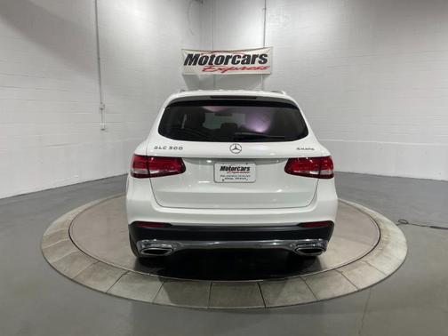 Photo 4 of 32 of 2016 Mercedes-Benz GLC-Class GLC 300 4MATIC