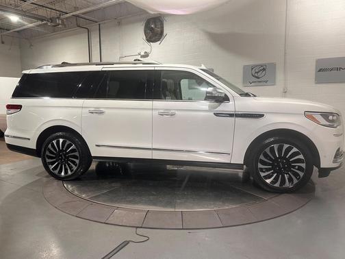 2023 Lincoln Navigator Black Label