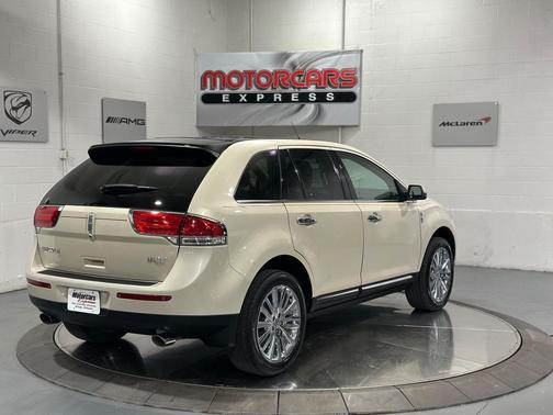 Platinum Dune Metallic Tri-Coat 2014 Lincoln MKX Base