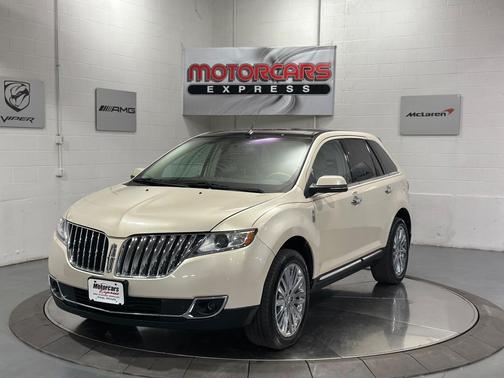 Platinum Dune Metallic Tri-Coat 2014 Lincoln MKX Base