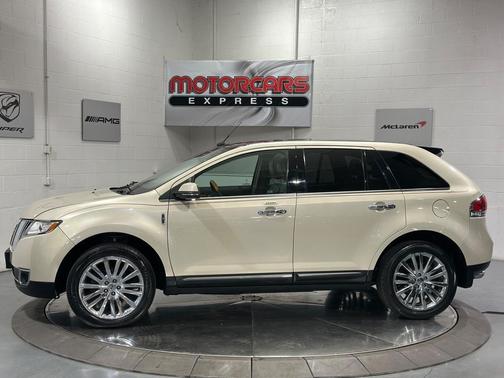 Platinum Dune Metallic Tri-Coat 2014 Lincoln MKX Base
