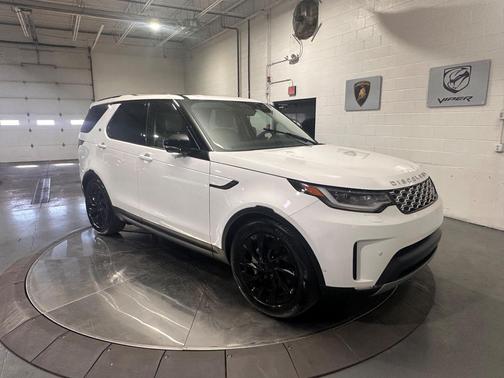 2025 Land Rover Discovery P300 S