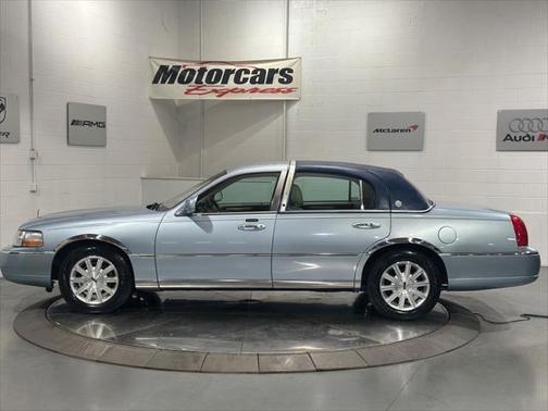 2009 Lincoln Town Car Signature
