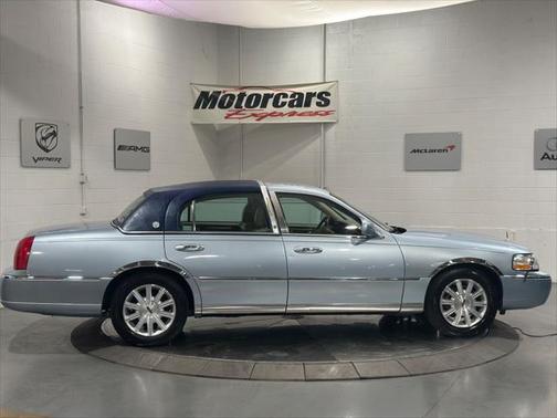 2009 Lincoln Town Car Signature