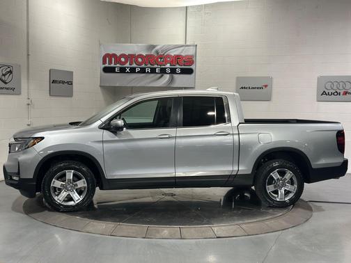 Solar Silver Metallic 2025 Honda Ridgeline RTL