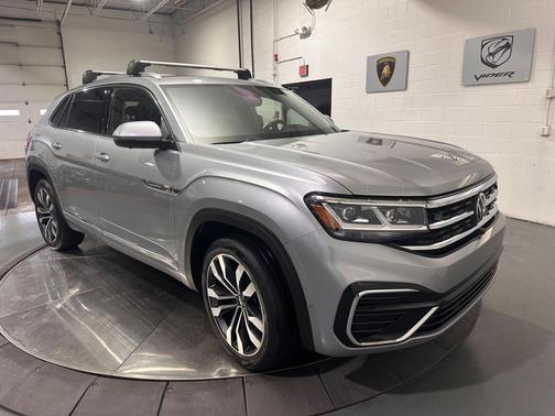Pyrite Silver Metallic 2023 Volkswagen Atlas Cross Sport 3.6L V6 SEL Premium R-Line