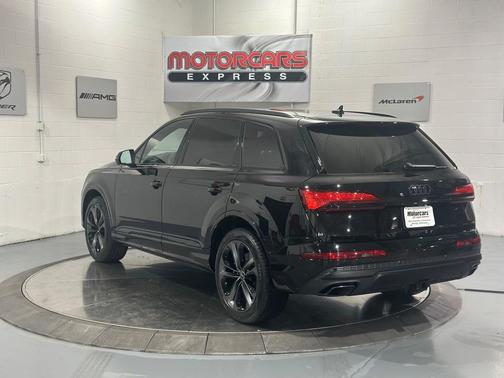 Mythos Black Metallic 2025 Audi Q7 55 Premium Plus