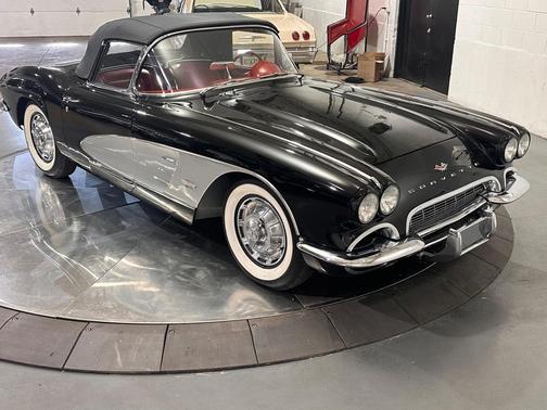 1961 Chevrolet Corvette Convertible