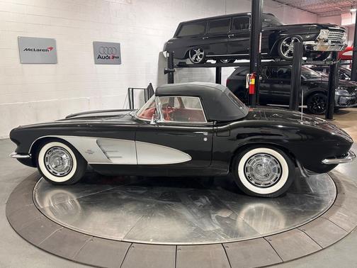 1961 Chevrolet Corvette Convertible