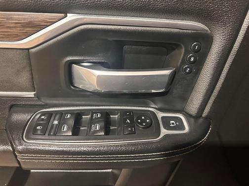 2020 RAM 2500 Laramie Mega Cab 4X4 6'4' Box