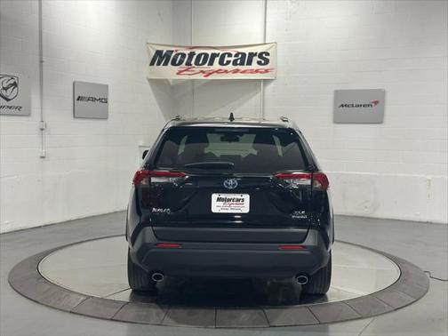 2019 Toyota RAV4 Hybrid XLE