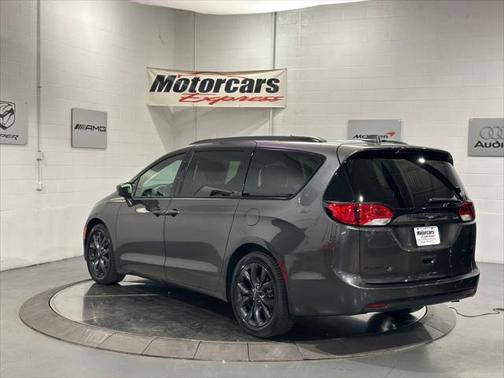 2018 Chrysler Pacifica Touring-L