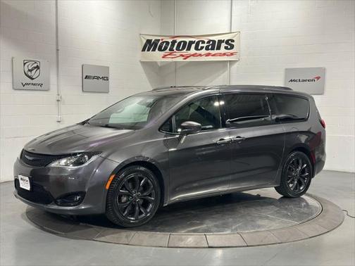 2018 Chrysler Pacifica Touring-L