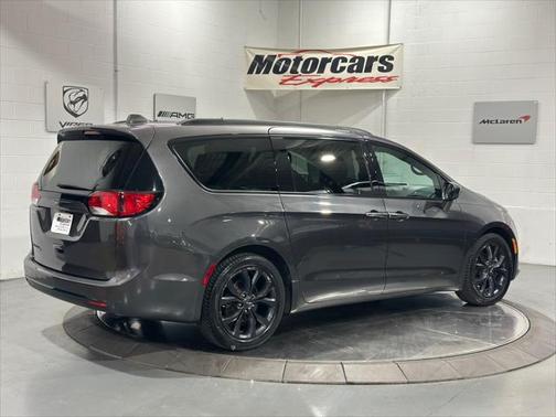 2018 Chrysler Pacifica Touring-L