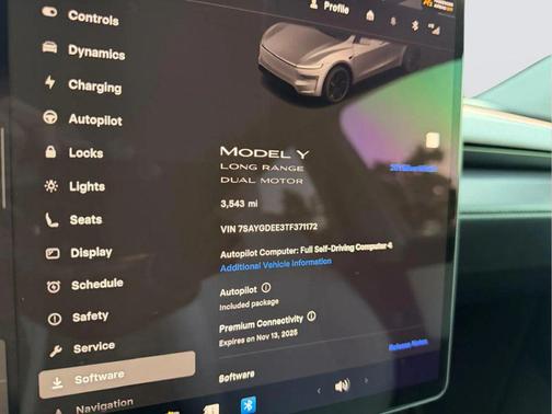 2026 Tesla Model Y Launch Series Long Range Sport Utility 4D