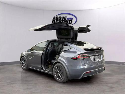 2023 Tesla Model X Standard Range