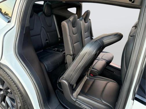 2022 Tesla Model X Dual Motor All-Wheel Drive