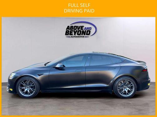 2022 Tesla Model S Plaid