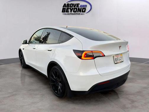 2021 Tesla Model Y Long Range Dual Motor All-Wheel Drive