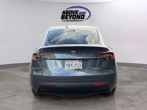 2022 Tesla Model Y Long Range Dual Motor All-Wheel Drive