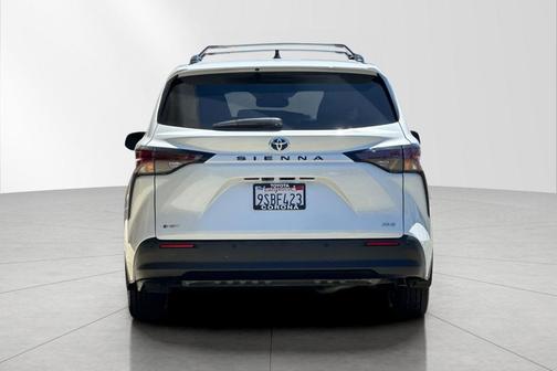 Wind Chill Pearl 2025 Toyota Sienna XLE