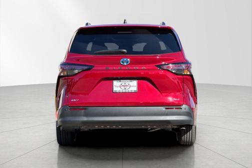 2025 Toyota Sienna XLE