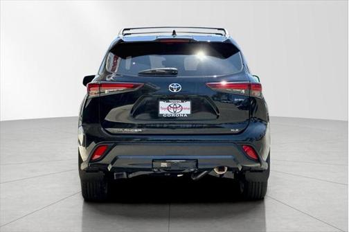 2025 Toyota Highlander Hybrid XLE