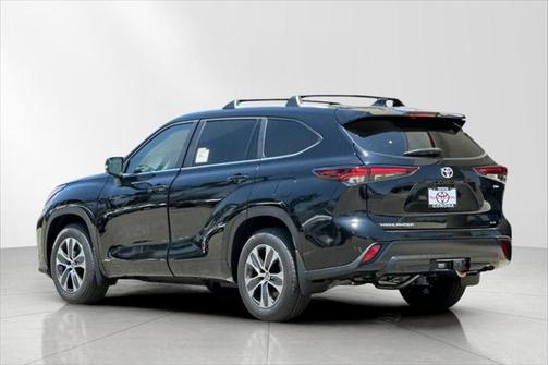 2025 Toyota Highlander Hybrid XLE