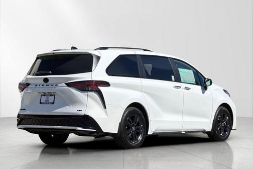 Ice Cap 2026 Toyota Sienna XSE 7 Passenger