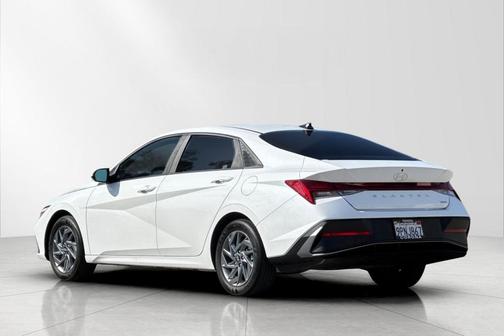 2024 Hyundai ELANTRA HEV Blue