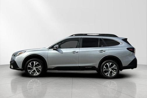 Ice Silver Metallic 2022 Subaru Outback Limited XT