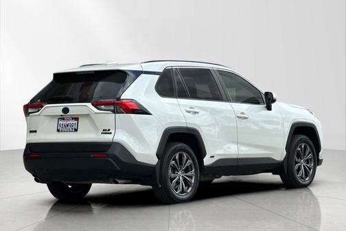 2022 Toyota RAV4 Hybrid XLE Premium
