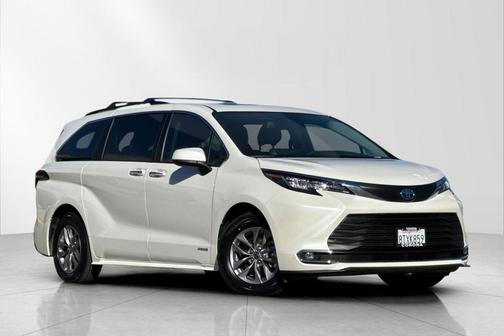 2021 Toyota Sienna XLE 7 Passenger