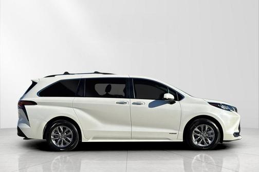 2021 Toyota Sienna XLE 7 Passenger