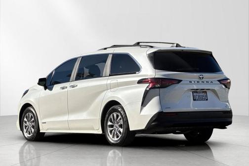 2021 Toyota Sienna XLE 7 Passenger