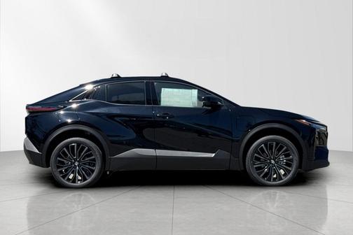 Midnight Black Metallic 2026 Toyota C-HR XSE