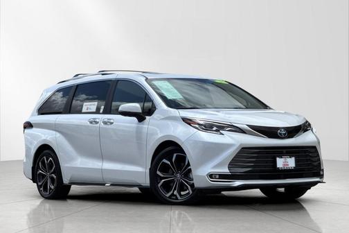 Wind Chill Pearl 2025 Toyota Sienna Platinum