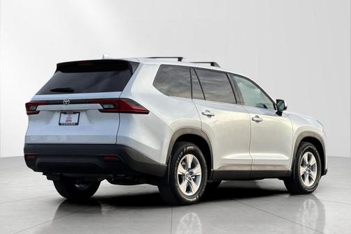 2026 Toyota Highlander LE