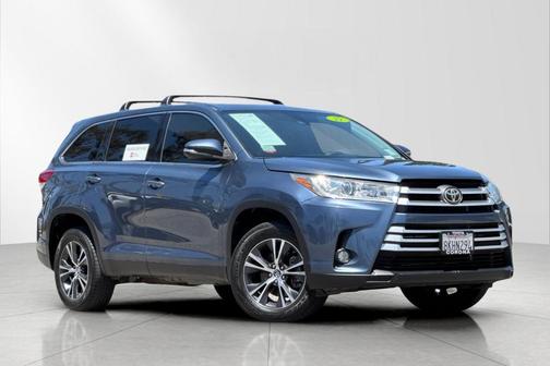 Shoreline Blue Pearl 2019 Toyota Highlander LE Plus