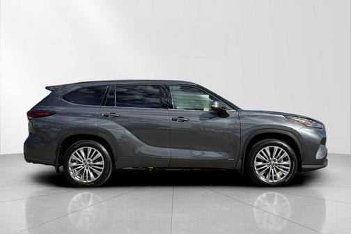 2025 Toyota Highlander Hybrid Platinum