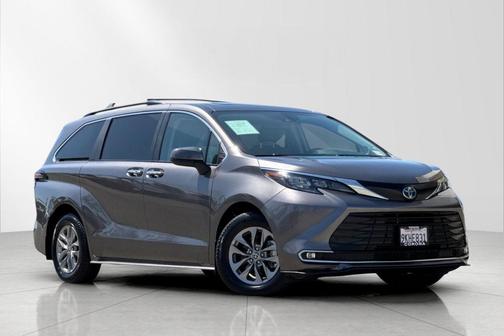 Predawn Gray Mica 2024 Toyota Sienna XLE