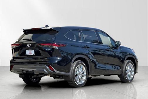 Midnight Black Metallic 2026 Toyota Highlander Hybrid Limited