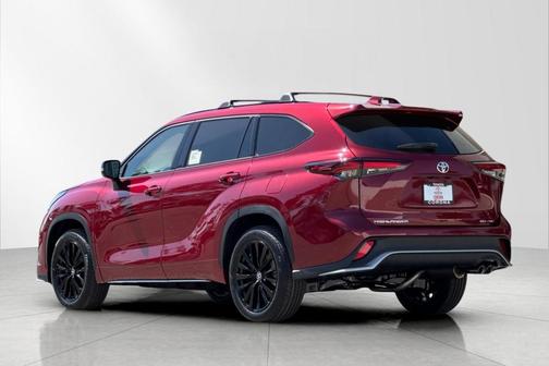 Ruby Flare Pearl 2026 Toyota Highlander XSE
