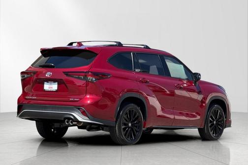 Ruby Flare Pearl 2026 Toyota Highlander XSE