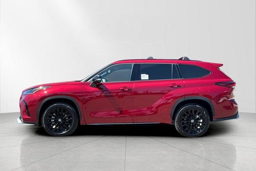 Ruby Flare Pearl 2026 Toyota Highlander XSE