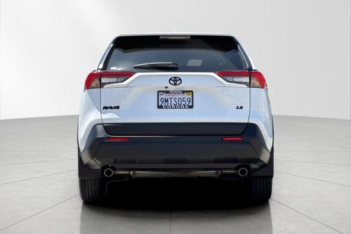 Ice Cap 2024 Toyota RAV4 LE
