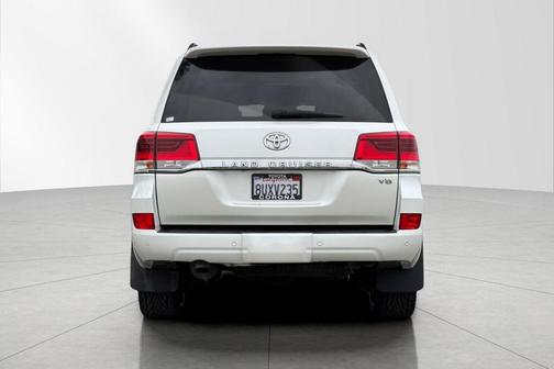 2016 Toyota Land Cruiser Base
