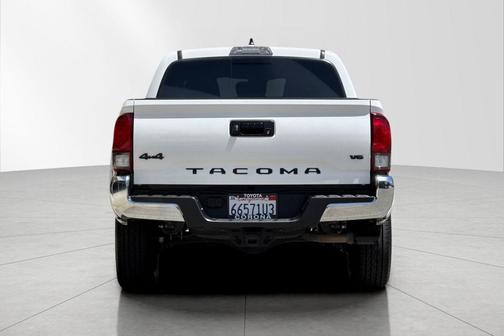 Ice Cap 2023 Toyota Tacoma SR5